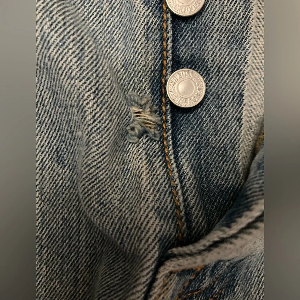 👖LEVI’S👖authentic 501 butterfly SZ42x30 soft 3sm frays- seen in photos🔥GUC🔥